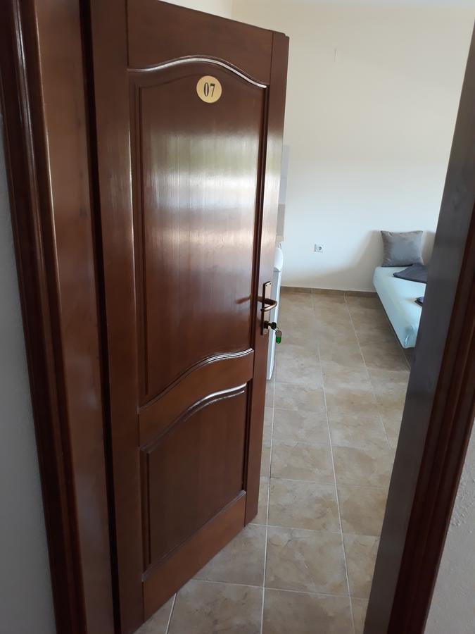 Korac Apartments Ulcinj Buitenkant foto